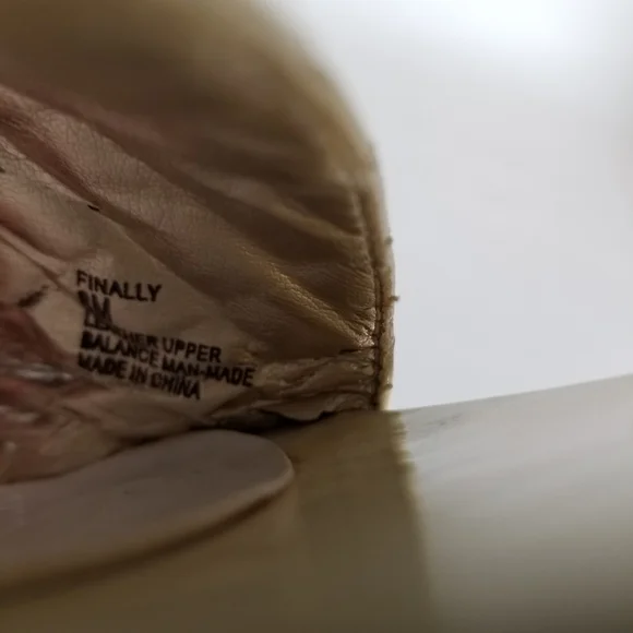 Vintage! Y2K Steve Madden quilted patent leather slides - Picture 8 of 10